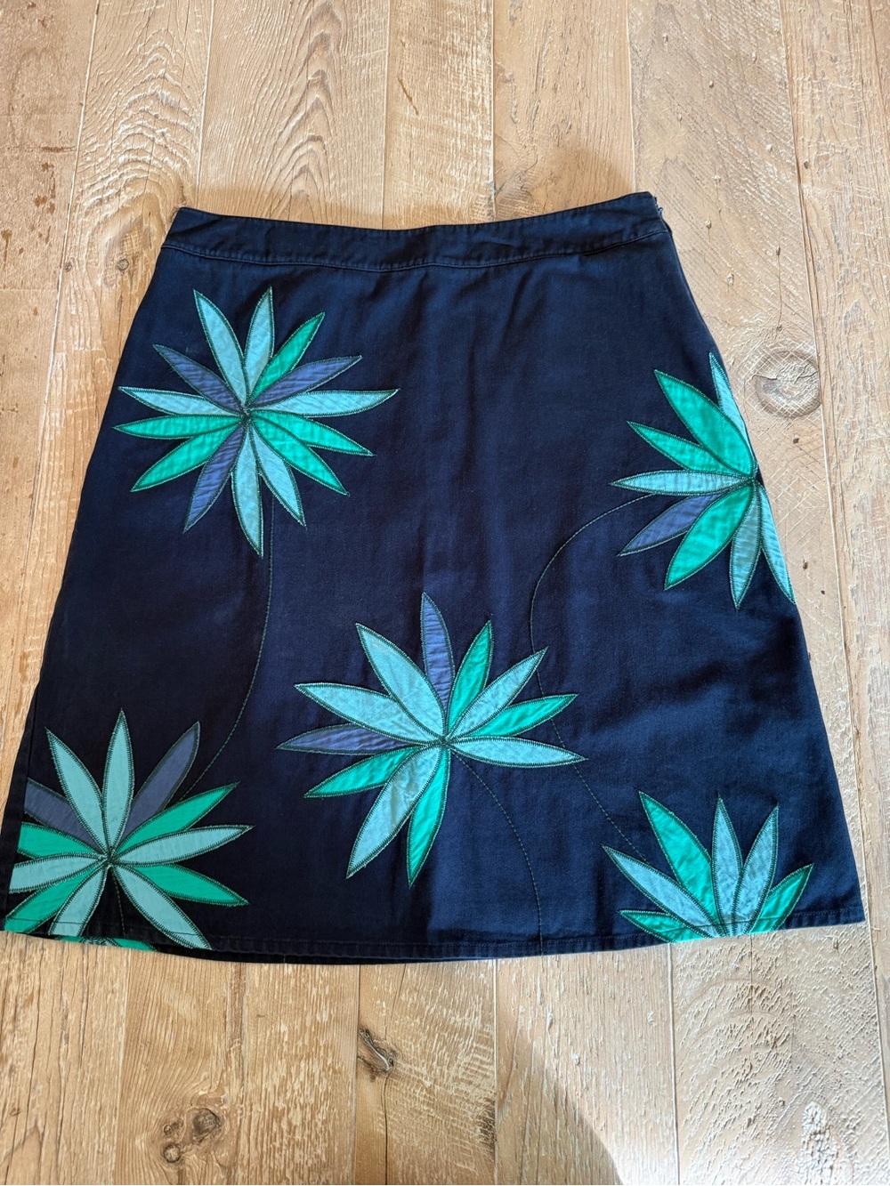 Boden women’s embroidered floral burst skirt 8